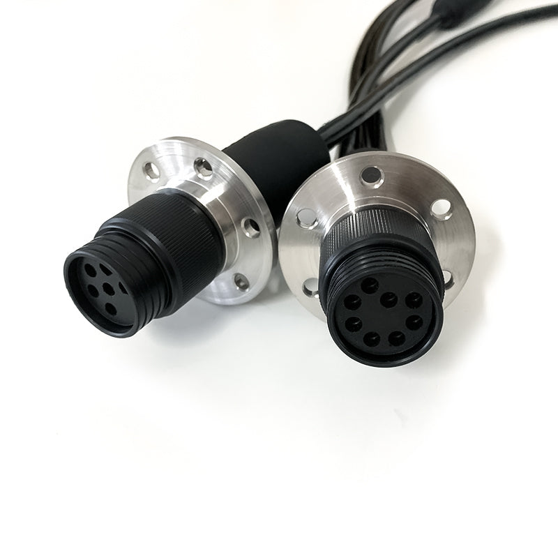 Deep sea flange penetration connector for subsea pressure vessel