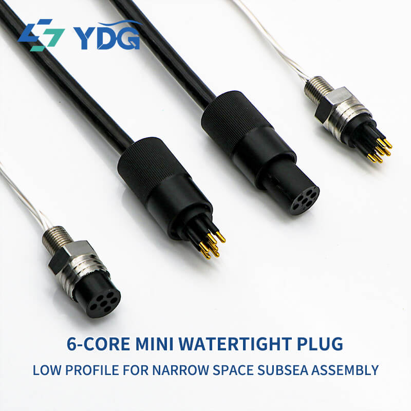 Six-contact mini watertight plugs for low-profile subsea assembly in narrow spaces